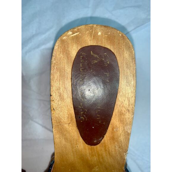 VINTAGE BEADED VELVET CARVED WOOD SLIDES CLOGS - Picture 4 of 7